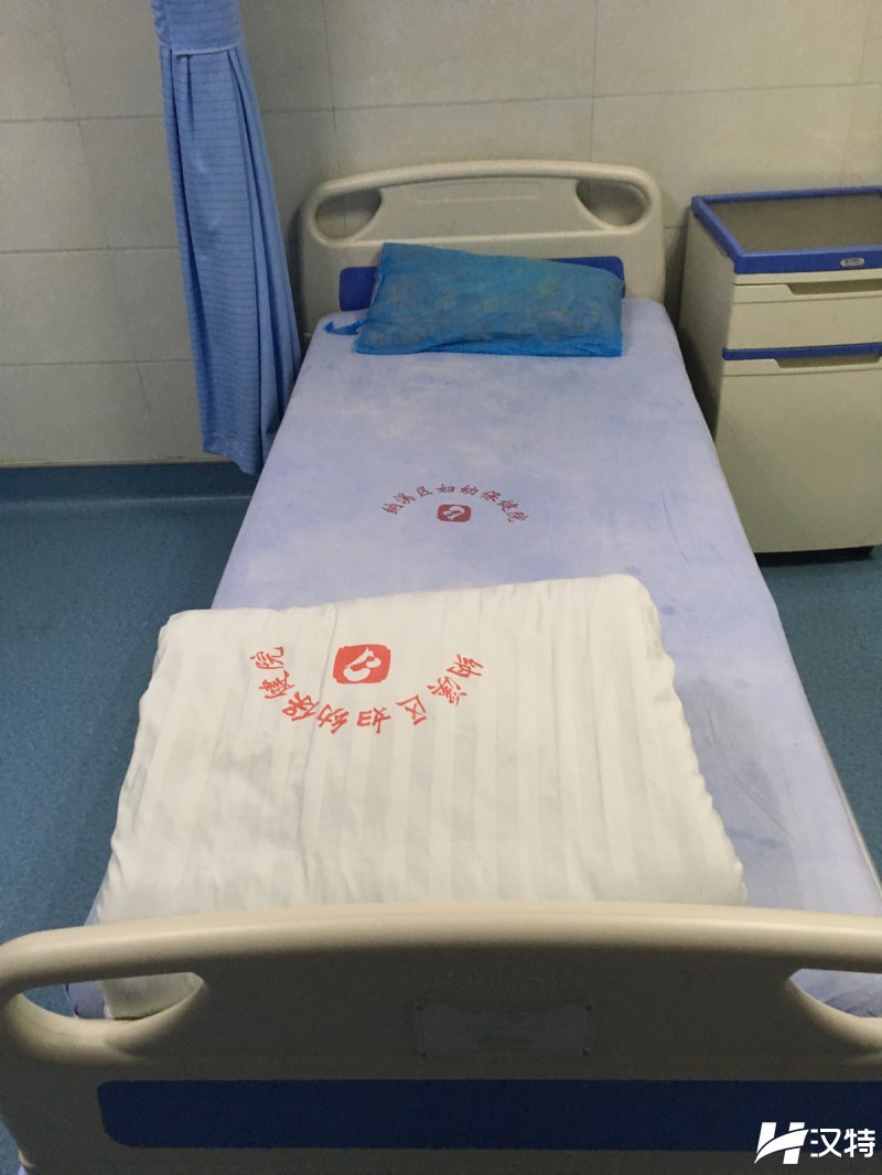 泸州市纳溪区妇幼保健院地板胶（3200平方）