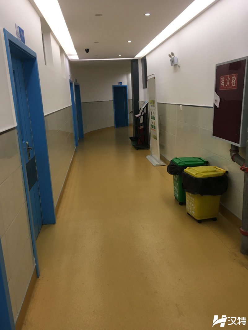 泸州市纳溪区妇幼保健院地板胶（3200平方）