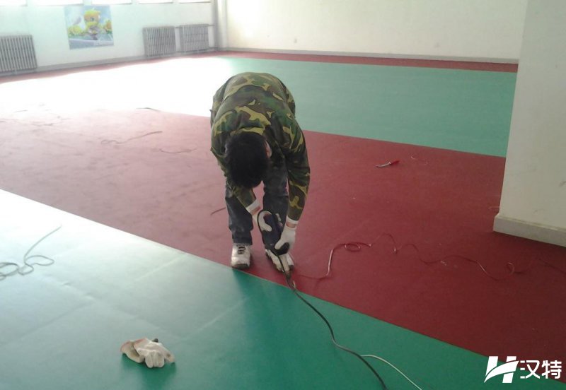 成都地区塑胶地板施工方法 成都地区塑胶地板施工方法